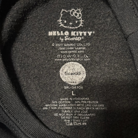 Hello Kitty Sanrio Juniors Black Pullover Sweater - Picture 4 of 4